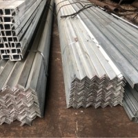 廠家直銷批發鍍鋅角鋼、鍍鋅槽鋼，鍍鋅方管等各類產品Q235B材質