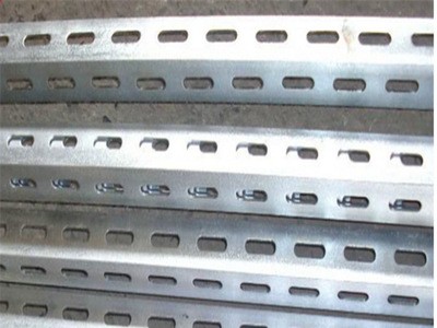 銷售50*5鍍鋅花角鋼/定尺沖孔角鐵/30*30*3/40*40*4/60*60*5現(xiàn)貨