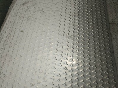 成都201/304不銹鋼板壓花防滑不銹鋼板201不銹鋼板沖孔卷圓加工