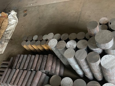 現(xiàn)貨供應(yīng)合結(jié)元圓鋼40CR 等各種規(guī)格圓鋼零割，整料批發(fā)