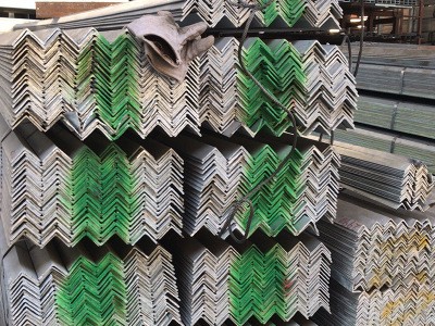 現(xiàn)貨供應(yīng)鋼鐵50*50 40*40等各種規(guī)格優(yōu)質(zhì)角鋼 鍍鋅角鐵