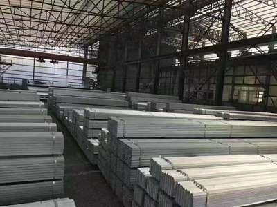 廠家直銷國標角鋼沖孔角鐵不等邊角鋼鍍鋅角鋼加工定制可配送到廠