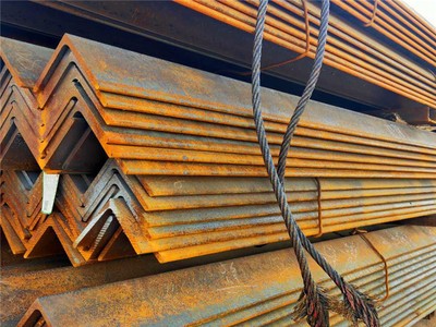 廠家直銷唐山角鋼Q235 等邊角鋼沖孔 各種規格 云南地區價格優惠