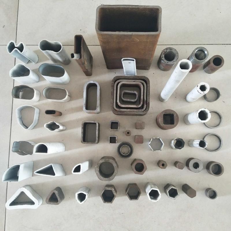 按客戶圖紙樣品定做20#三角鋼管異型鋼管定做廠家