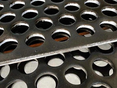 現(xiàn)貨金屬鍍鋅篩網(wǎng)過濾裝飾沖孔網(wǎng)片激光切割不銹鋼異形圓孔洞洞網(wǎng)