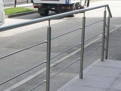 304不銹鋼欄桿橋梁河道防撞立柱護(hù)欄 廠家直銷 加工定制