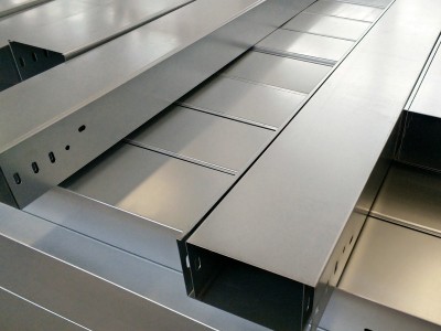 廠家批發不銹鋼槽式線槽 金屬鍍鋅線槽 不銹鋼槽式電纜橋架定制