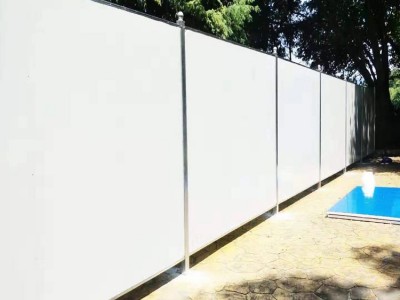彩鋼夾芯板圍擋施工圍蔽建筑市政工程圍欄廠家直供彩鋼瓦圍擋護欄