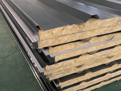 廠家批發(fā)彩鋼瓦屋面瓦楞板彩鋼巖棉瓦楞板彩鋼夾芯板50mm厚