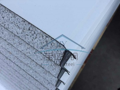 廠家供應(yīng)彩鋼夾芯板車間隔斷廠房吊頂巖棉板隔熱保溫可定制