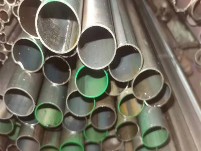 壁厚0.6-1.5光亮白鐵管 熱軋冷軋家具焊管 小口徑黑退鐵管