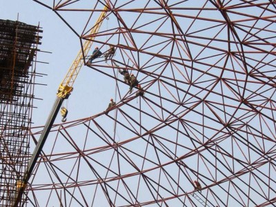 網架結構通常會分為哪些種類 網架設計制作工程安裝 鋼架建筑項目 甄選優質材料 結構穩定 不易損壞