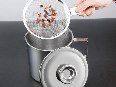 廠家直銷不銹鋼濾油壺帶濾網防漏廚房過濾油渣分離壺儲油壺回油杯