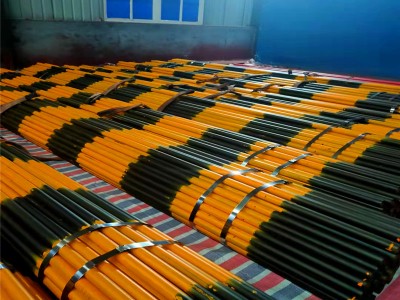 架子管現(xiàn)貨供應(yīng)1.5寸架子管黑黃漆架子管 48*2.5架子管 6米架子管