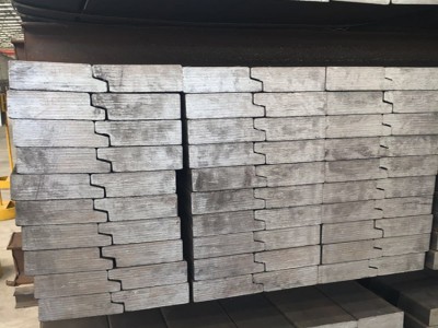 現(xiàn)貨供應規(guī)格50*90叉車橫梁，叉車專用橫梁，可切割