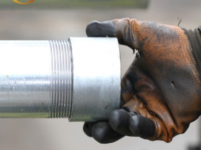 廠家批發(fā) 螺紋鍍鋅管 鍍鋅管箍 塑料帽 英標(biāo)螺紋車絲 不同規(guī)格